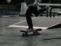 FB体育-西亚卡姆生涯里程碑之夜，上海男篮强势攻克北京主场，展露冠军相