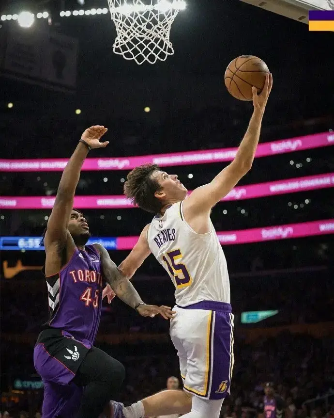 包含亚琛主场-击败纽伦堡，止住连败的词条