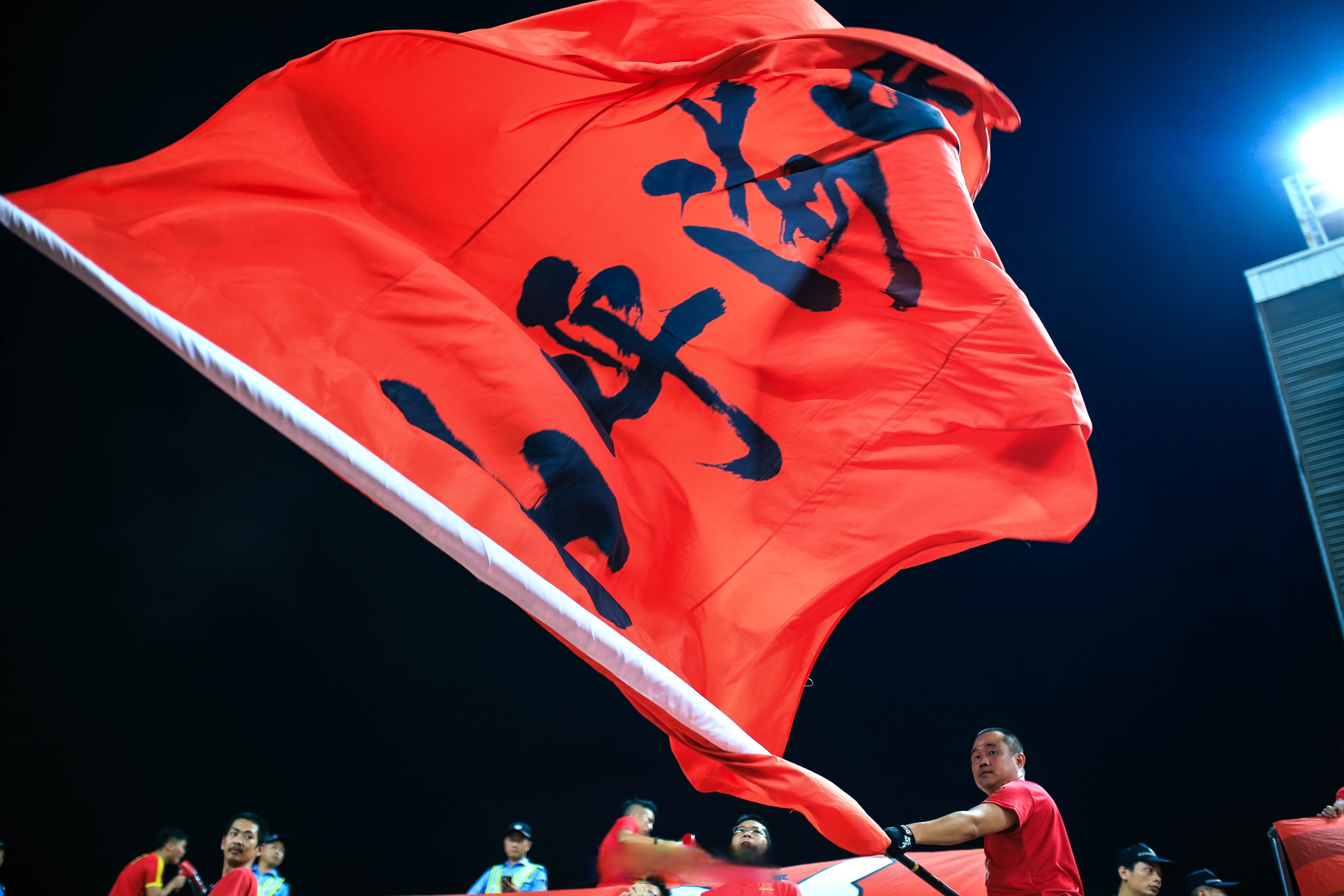 关于門舉里讷克主场大胜，全队飘飘然！的信息